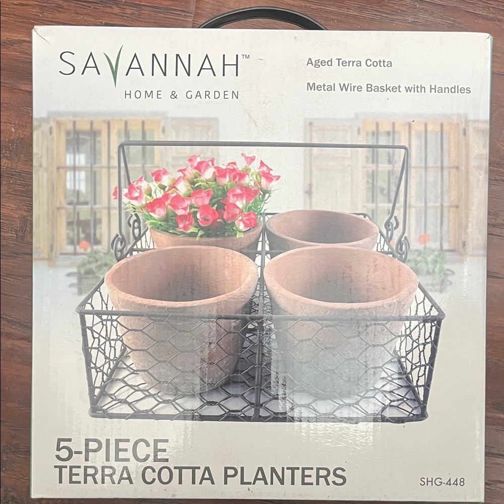 Savannah Terra Cotta Planter Set with Metal Basket